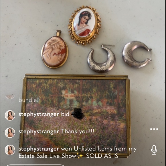 Live from an Estate Sale!✨ - Picture 11 of 16